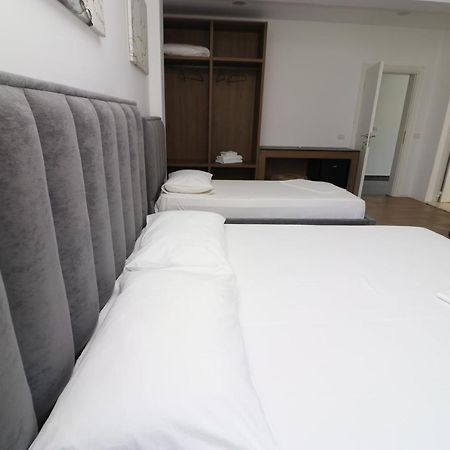 Hotel Kristal Vlore Bagian luar foto