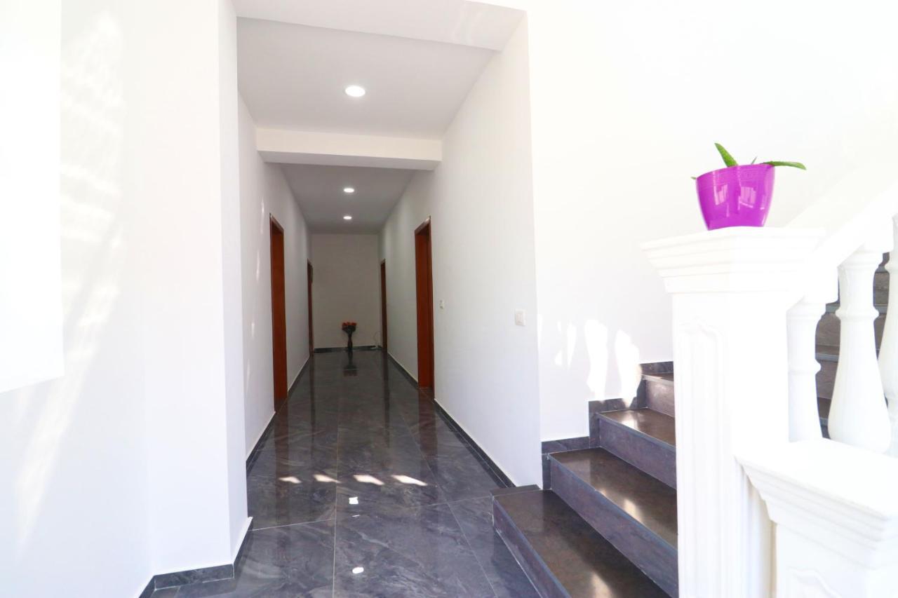 Hotel Kristal Vlore Bagian luar foto
