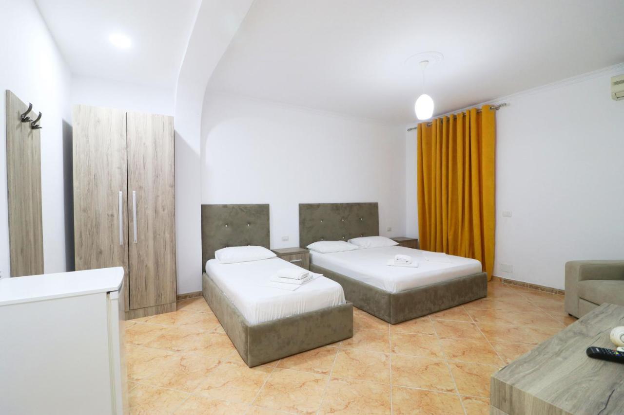 Hotel Kristal Vlore Bagian luar foto