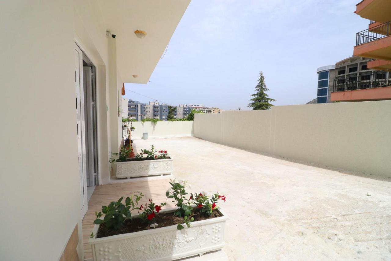 Hotel Kristal Vlore Bagian luar foto