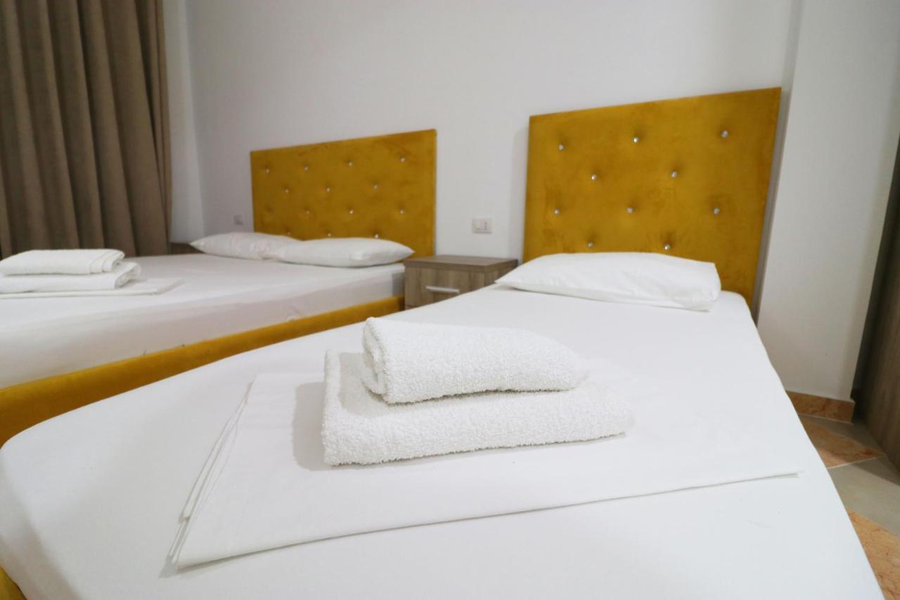 Hotel Kristal Vlore Bagian luar foto