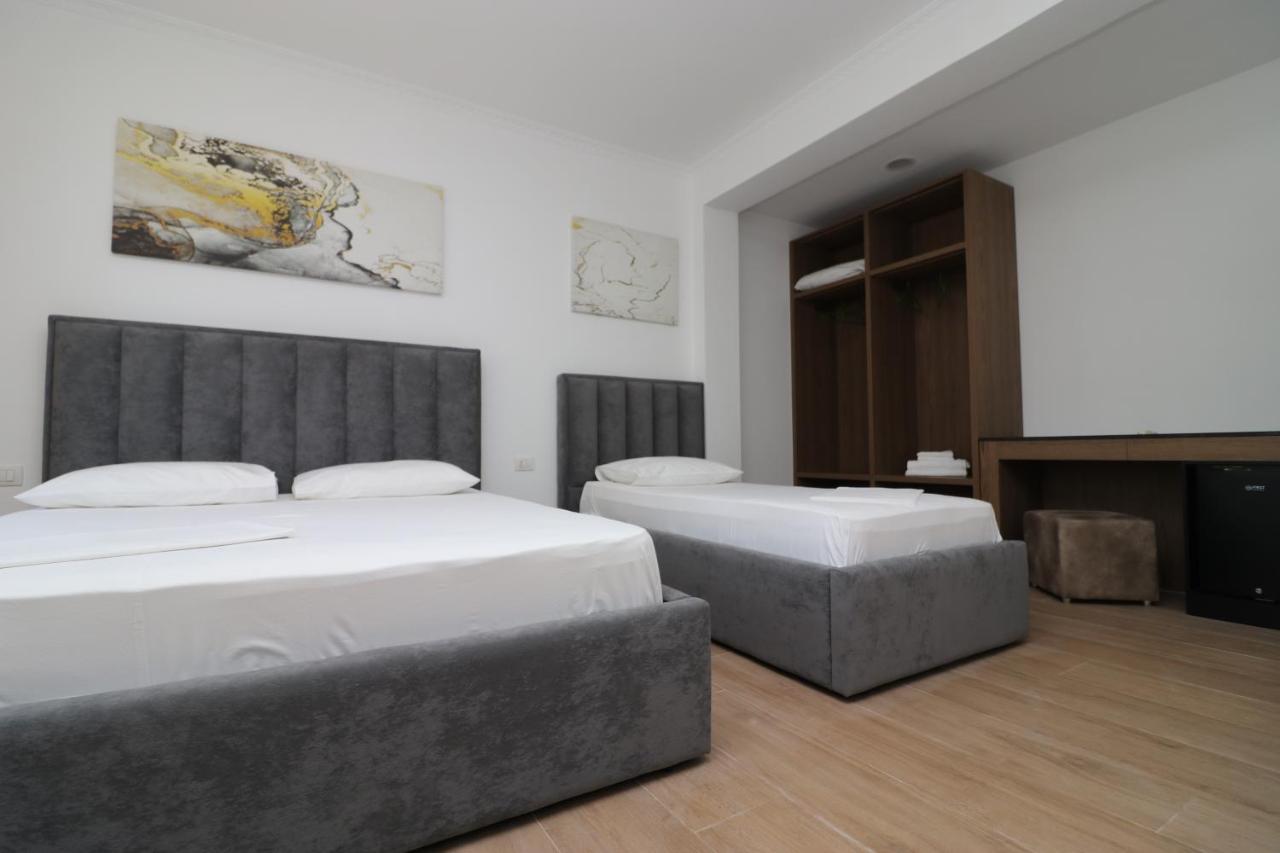 Hotel Kristal Vlore Bagian luar foto