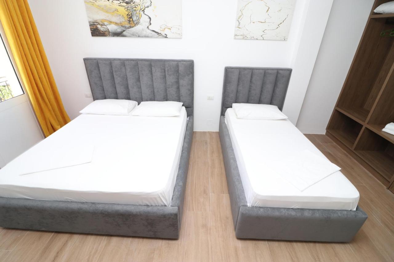 Hotel Kristal Vlore Bagian luar foto