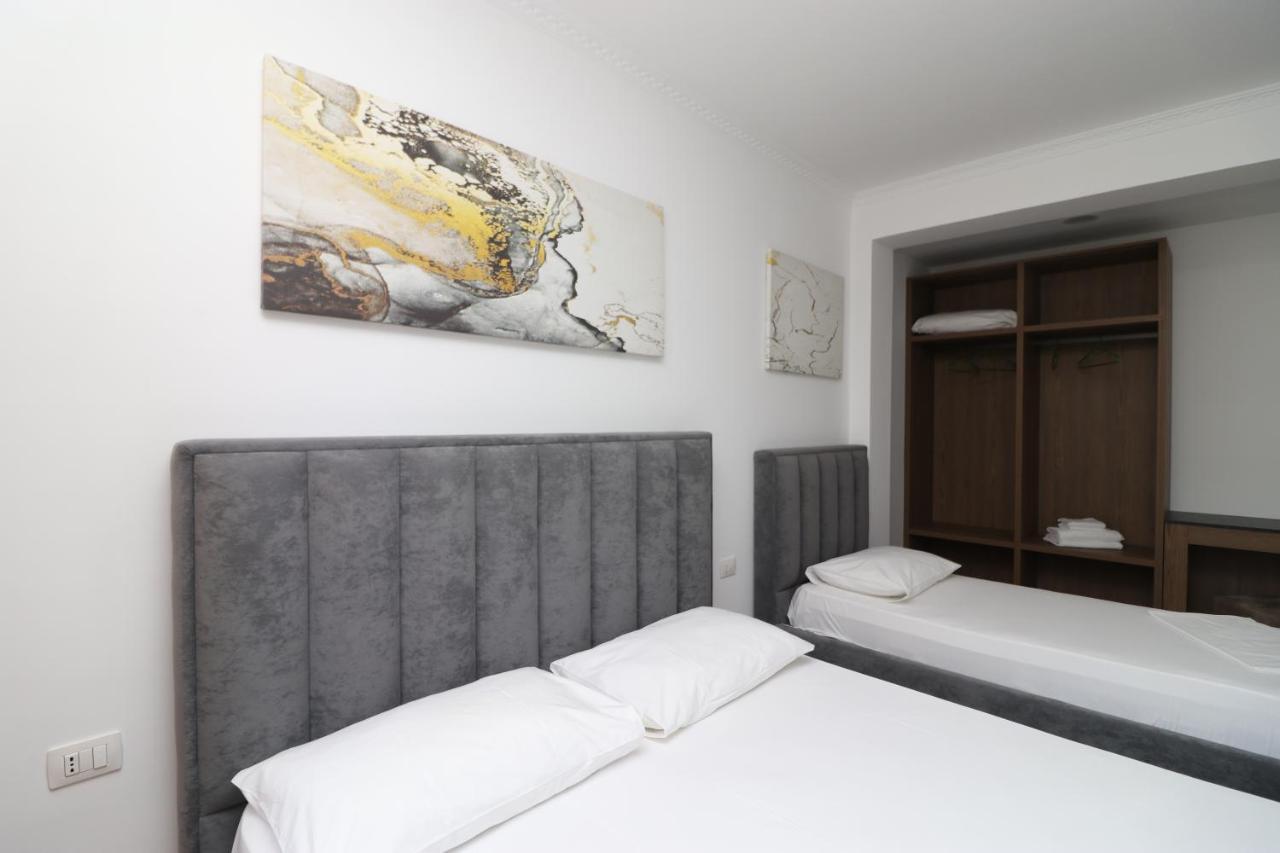 Hotel Kristal Vlore Bagian luar foto