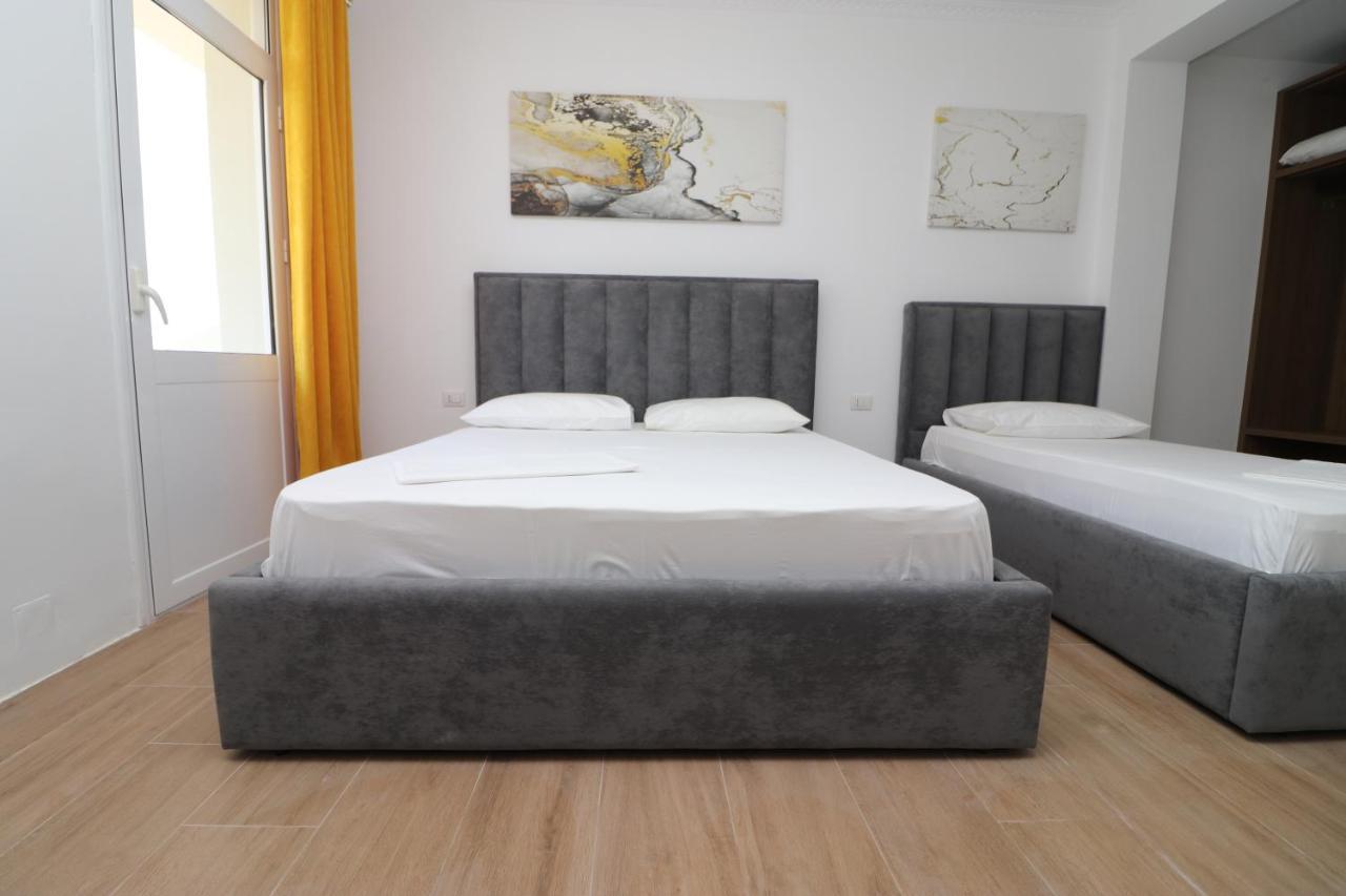 Hotel Kristal Vlore Bagian luar foto