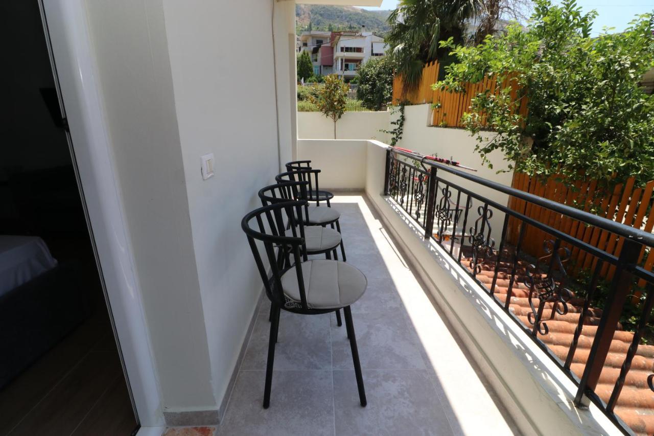 Hotel Kristal Vlore Bagian luar foto