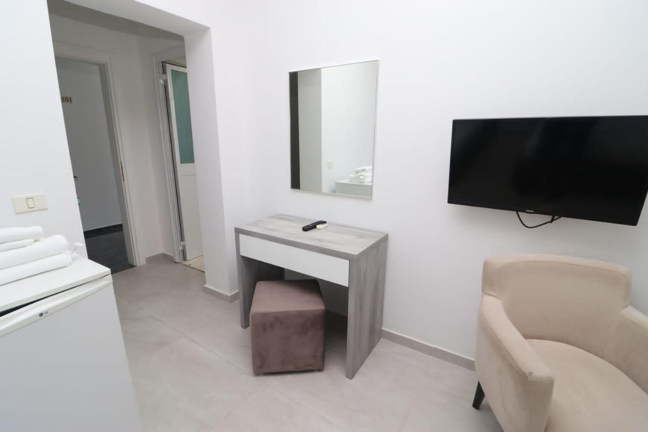 Hotel Kristal Vlore Bagian luar foto