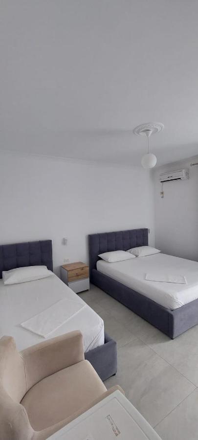 Hotel Kristal Vlore Bagian luar foto